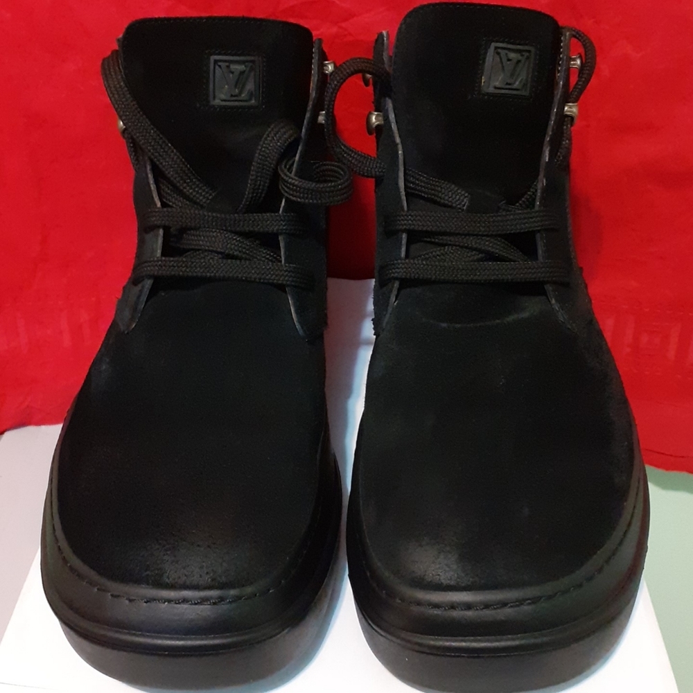 Limited Edition LOUIS VUITTON Hiker Platform Boot Premium Black on Black 9men
